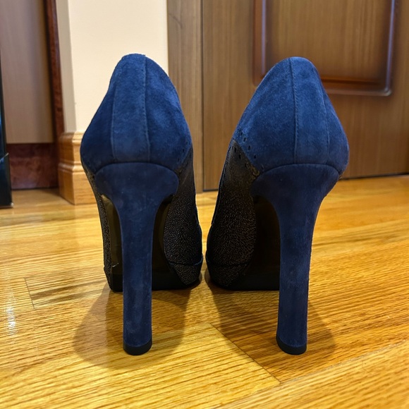 Chic Navy High Heel Pumps